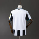 Newcastle United Home 25/26 - Versão Torcedor